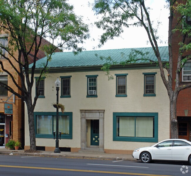 Building Photo - 141 W Main St