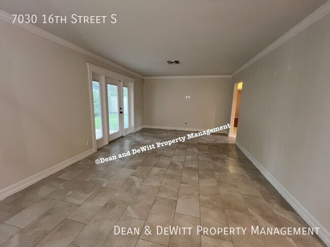 Foto del edificio - 7030 16th St S