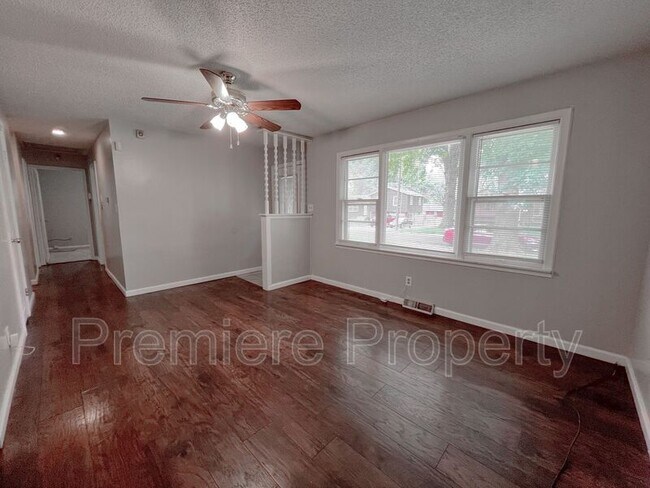 Foto del edificio - 11014 Booth Ave