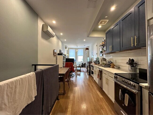 Foto del edificio - 632 Sterling Pl