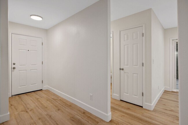 Foto del edificio - NE Visalia home coming soon