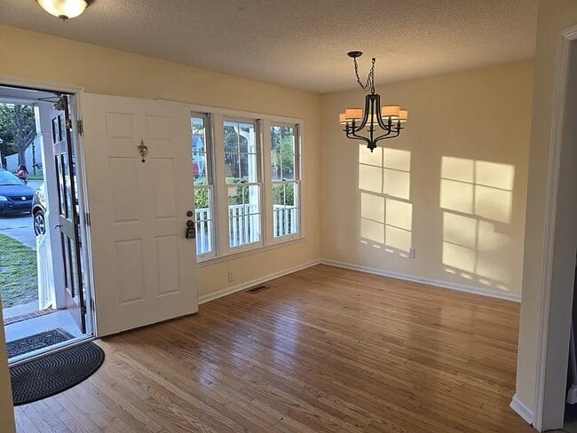 Building Photo - 2312 Fields of Broadlands Dr