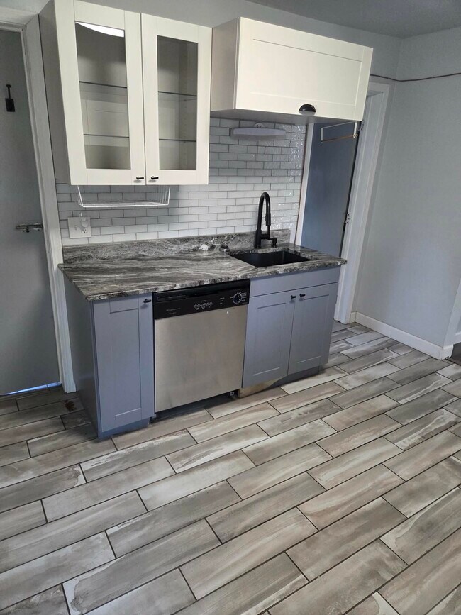 Foto del edificio - 2736 Emerson Ave S