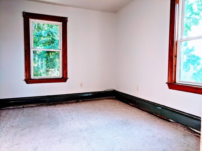 Building Photo - 63 Marshfield St