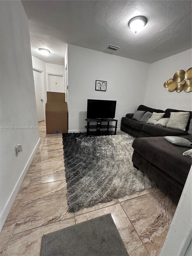 Building Photo - 1950 NW 32nd St