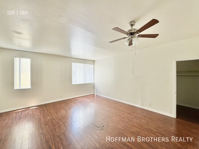 Building Photo - 945 Serrano Ave