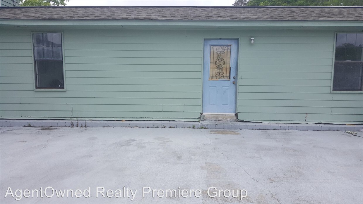 2 br, 1 bath House - 682 Hughes Rd Unit A - 2 br, 1 bath House - 682 Hughes Rd  Unit A
