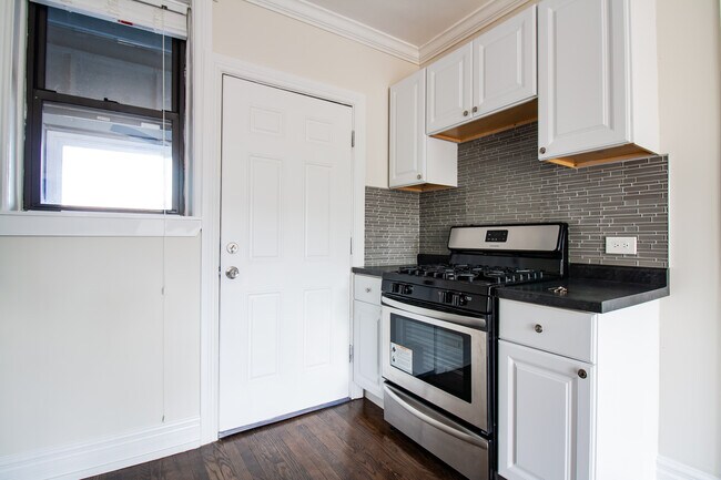 Foto del edificio - 1056 W Lill Ave