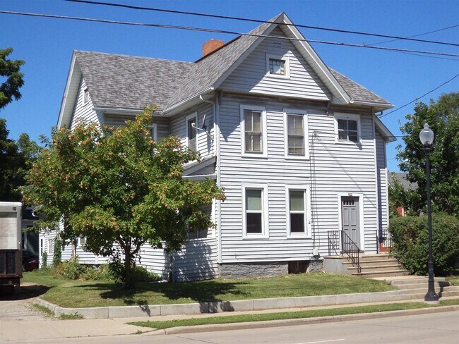Building Photo - 621 Jackson St