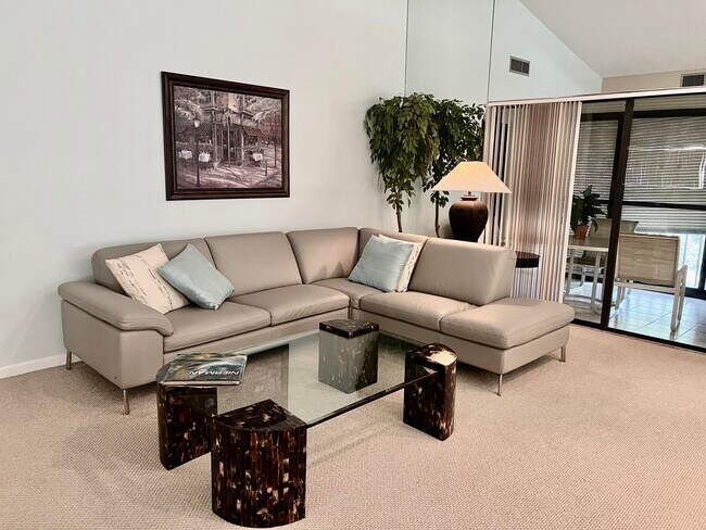 Building Photo - 10678 Ocean Palm Way