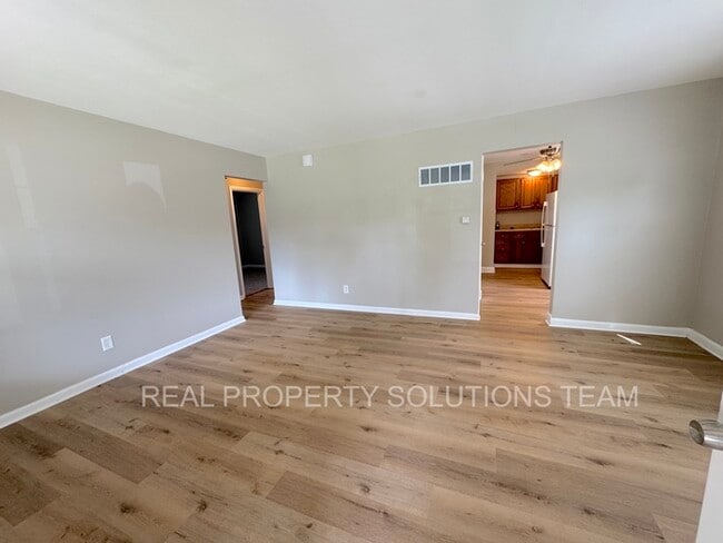 Building Photo - 928 Blenheim Rd