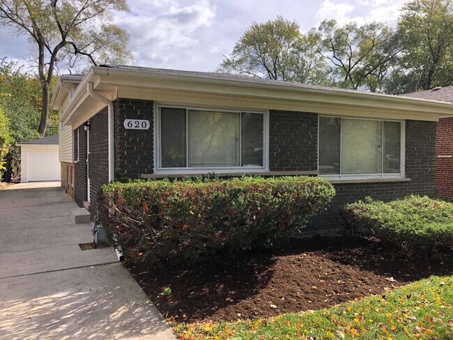 Building Photo - 620 Laramie Ave