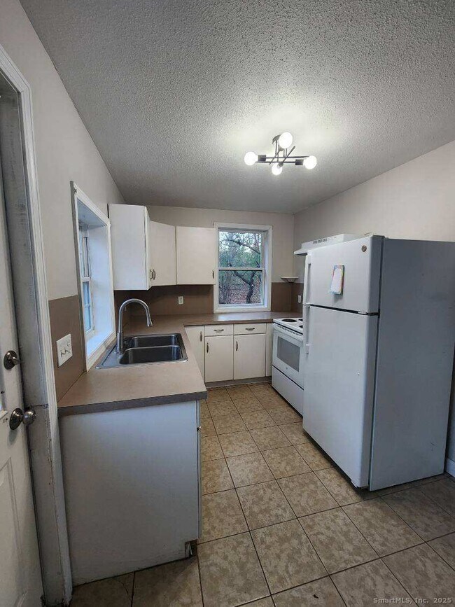 Building Photo - 205 Camp St