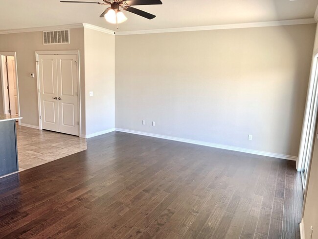 Foto del edificio - 3 Bedroom Townhome for Rent in Rogers!
