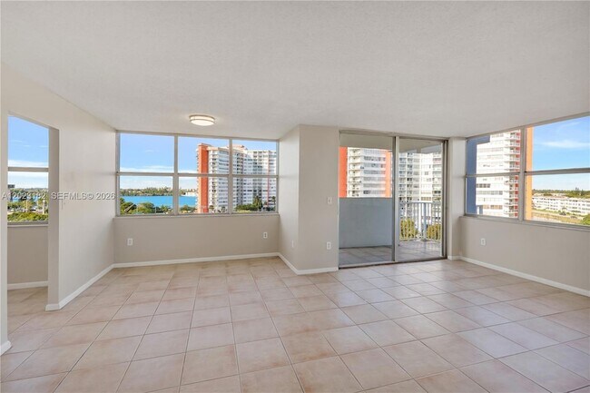 Building Photo - 1300 NE Miami Gardens Dr