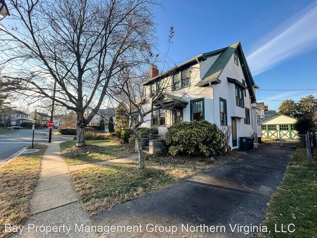 Foto del edificio - 3 br, 3 bath House - 2717 Franklin Rd N