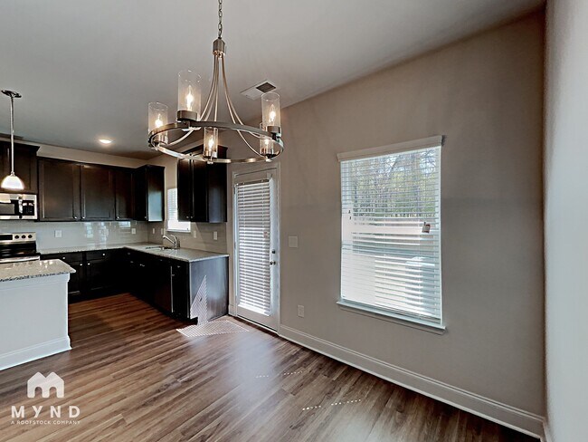 Foto del edificio - 10143 Benton Woods Dr
