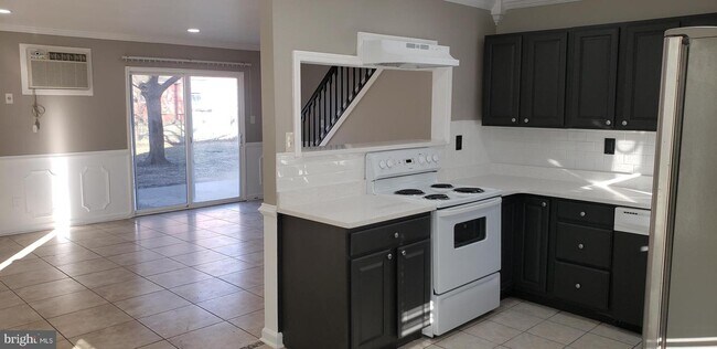 Building Photo - 31 Buttercup Ln