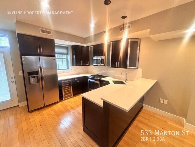 Building Photo - 533 Manton St