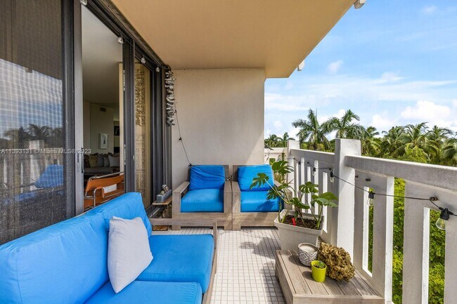 Building Photo - 1121 Crandon Blvd