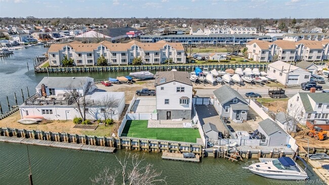 Building Photo - 33 Dock Dr