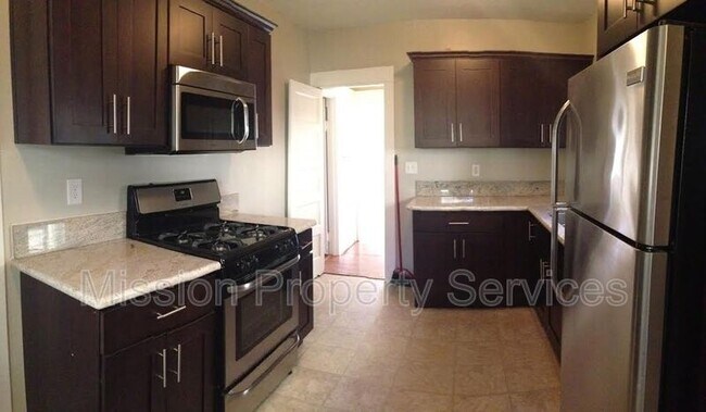 Building Photo - 608 Laveta Terrace