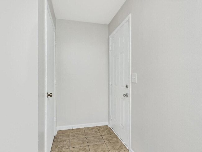 Foto del edificio - Super cute 1 bedroom, 1 bathroom apartment in West Charlotte!