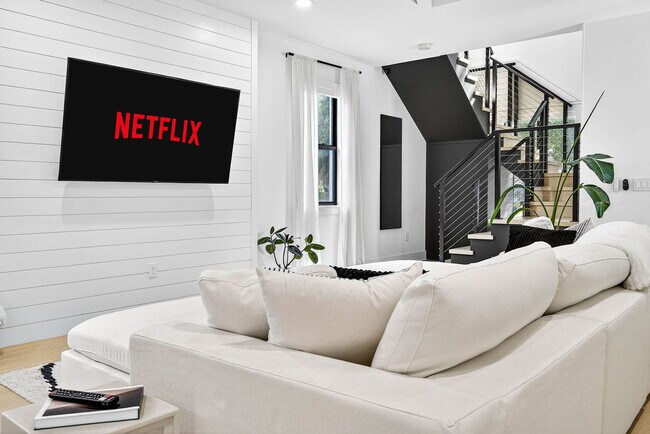 Building Photo - 1200 E Jean St