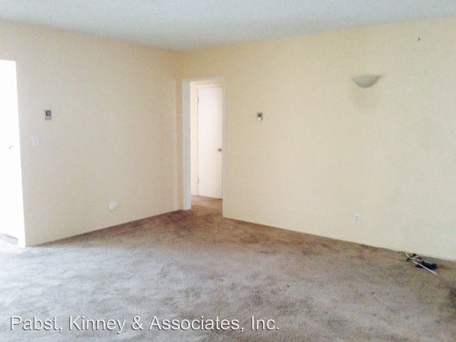 Building Photo - 1706 E Erie St