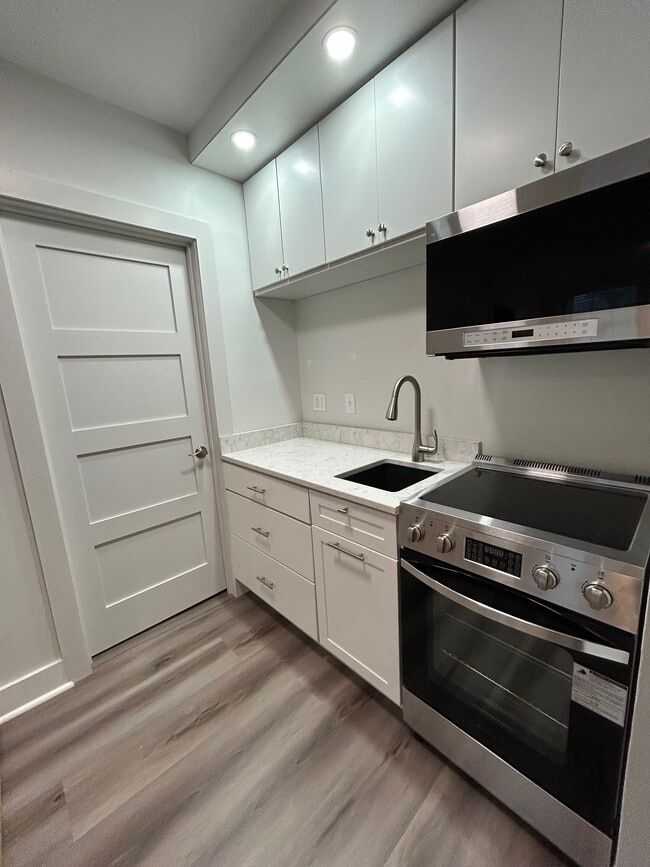 Kitchen - 323 Water St