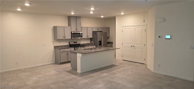 Building Photo - 427 Larksong Ave