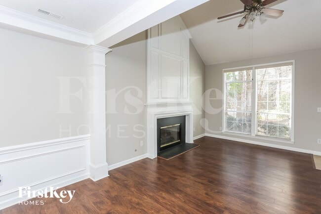 Building Photo - 6010 Elm Cove Ln