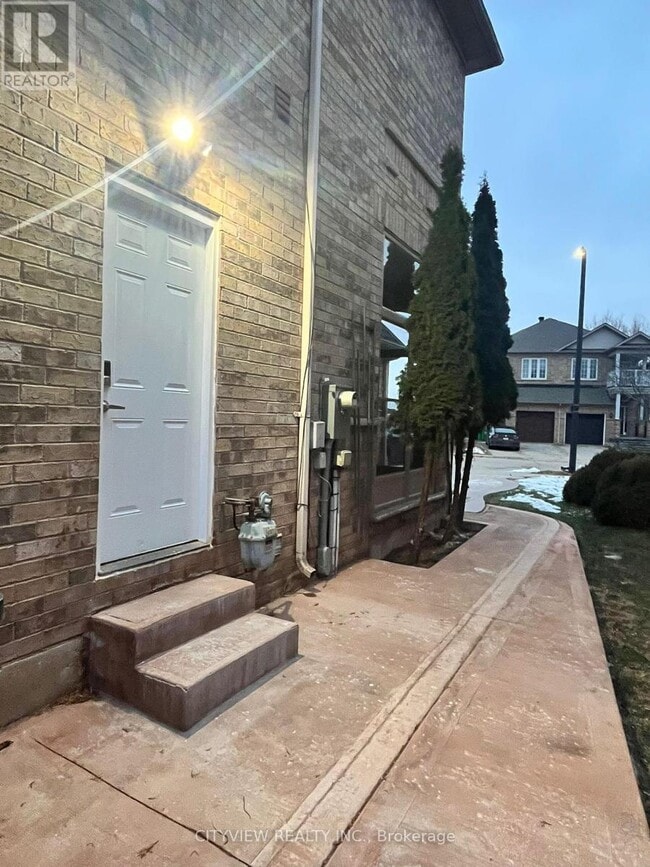 Photo du bâtiment - 3432 Fountain Park Ave