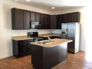 Foto del edificio - 165 Bur Oak Dr