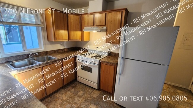 Building Photo - Charming 2-Bed, 1-Bath Mobile Home @ Tahoe...