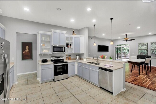 Building Photo - 3060 Plantation Ridge Dr