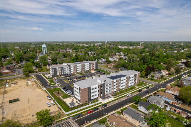 Foto aérea - Newcomb Senior Apartments