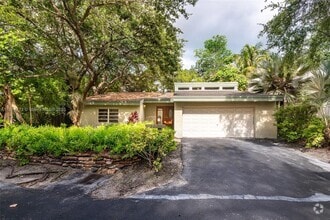 Building Photo - 9022 SW 78th Pl