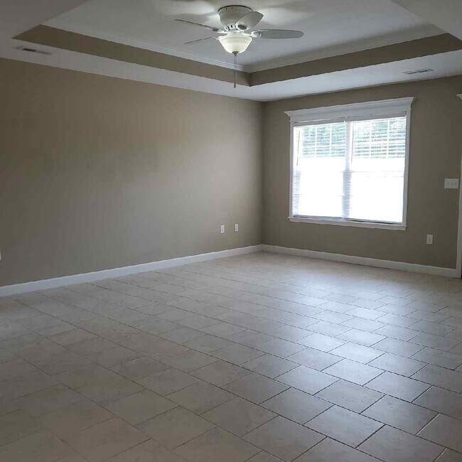 Building Photo - 901 W Gay St