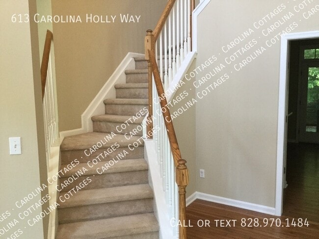 Building Photo - 613 Carolina Holly Way