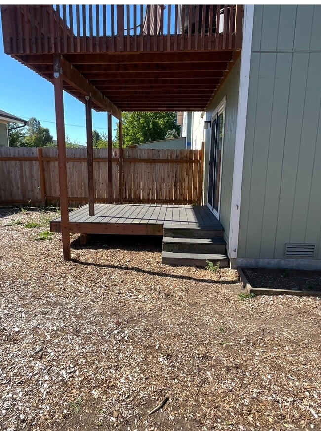 Foto del edificio - 6011 E F St