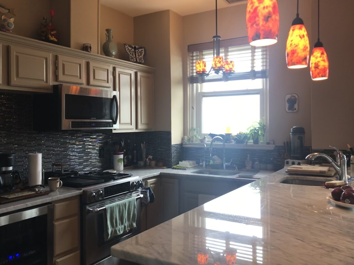 2140 Bonnycastle Ave Unit 11E, Louisville, KY 40205 Condo for Rent in