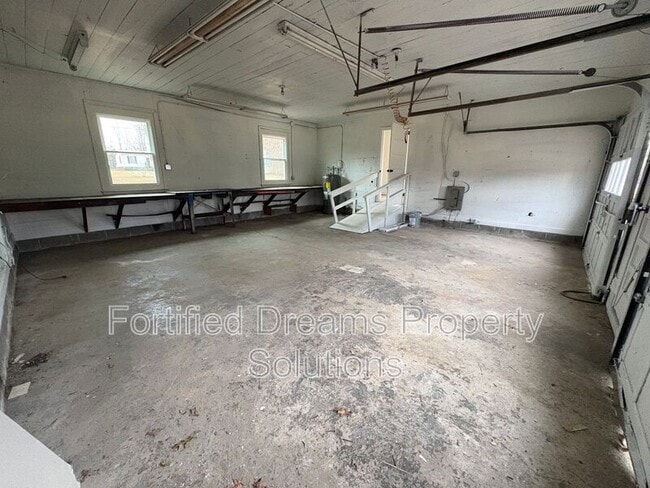 Building Photo - 429 Peeden Dr