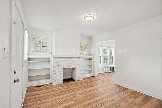 Building Photo - 5013 S Benton Ave