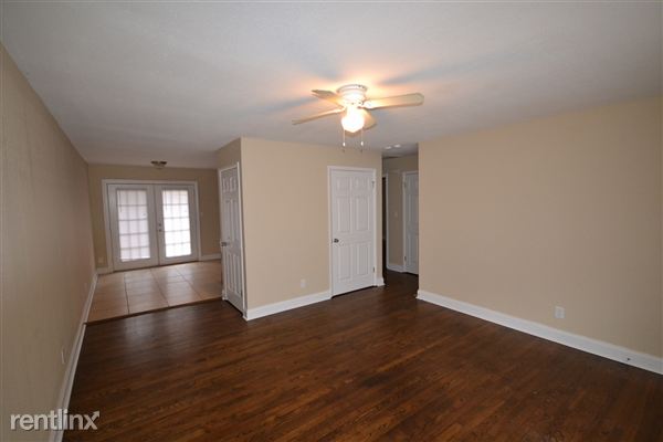Building Photo - 1725 Herrin Ave