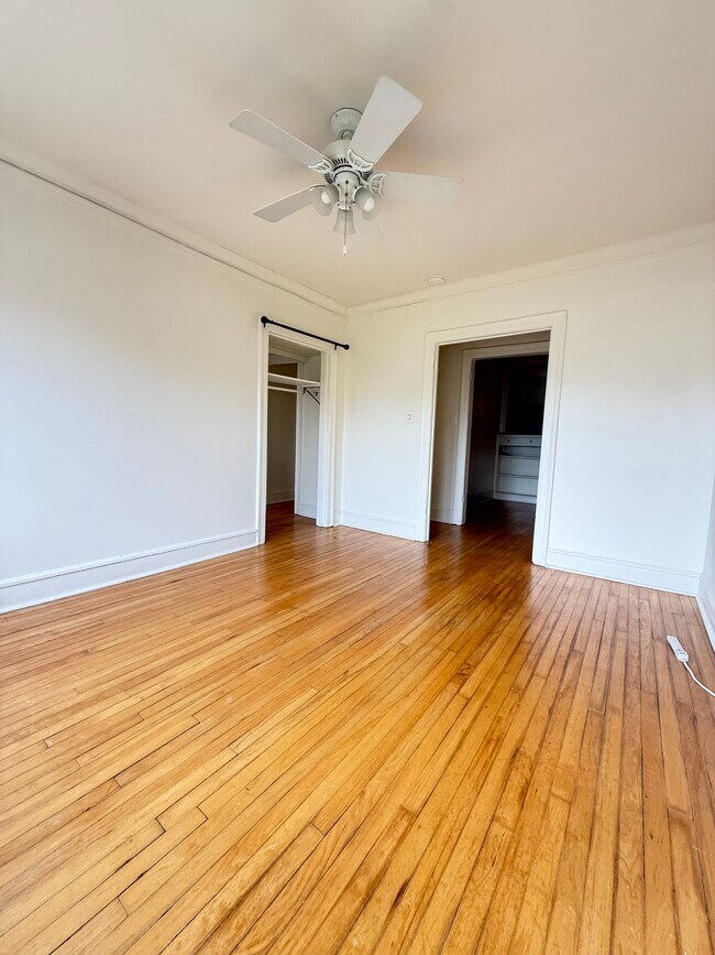 Foto del edificio - 2328 N Spaulding Ave