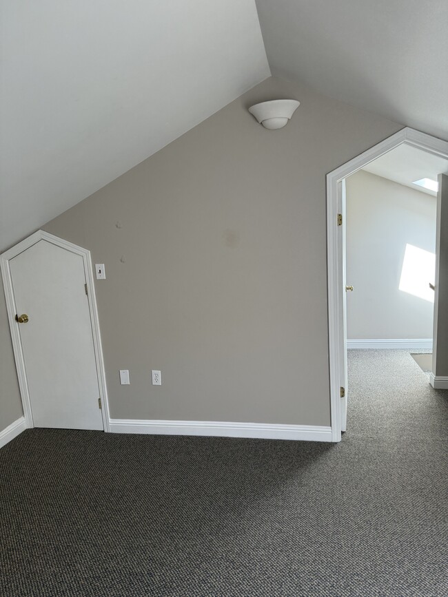 Building Photo - 21744 Almaden Rd
