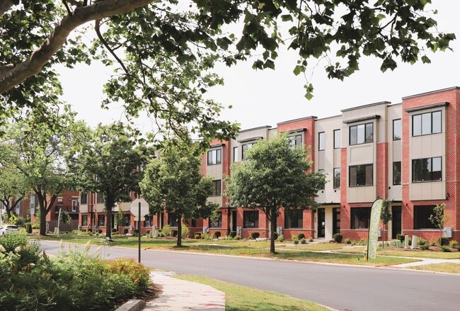 Building Photo - Lions Park Row