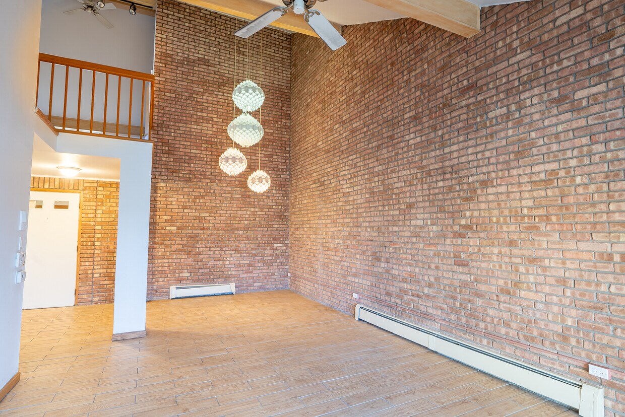 Foto principal - 2230 W 14 Mile Rd