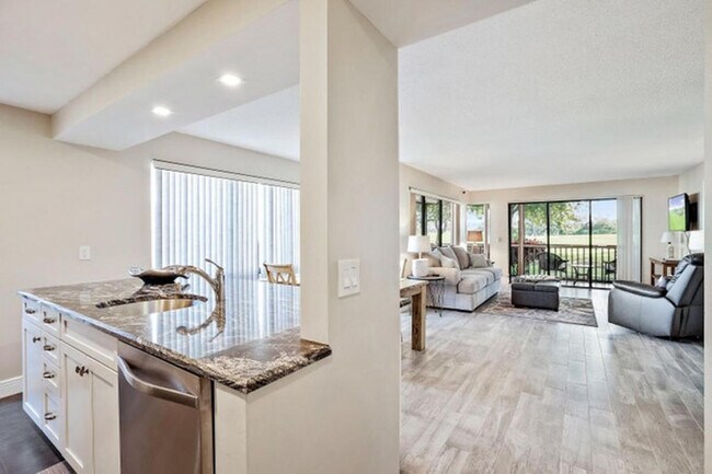 Foto del edificio - 434 Brackenwood Ln S